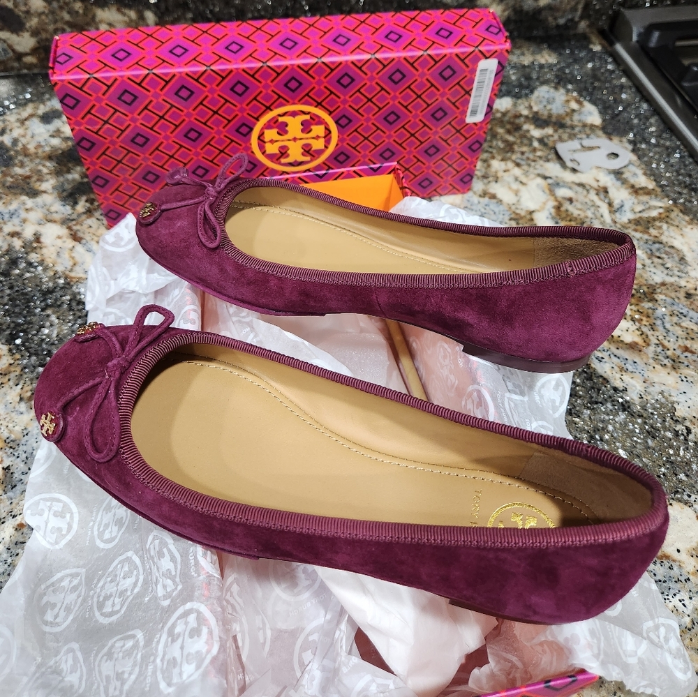 NIB Tory Burch Laila Suede Driver Ballet SZ 5 Port style # 50945 NEW IN BOX